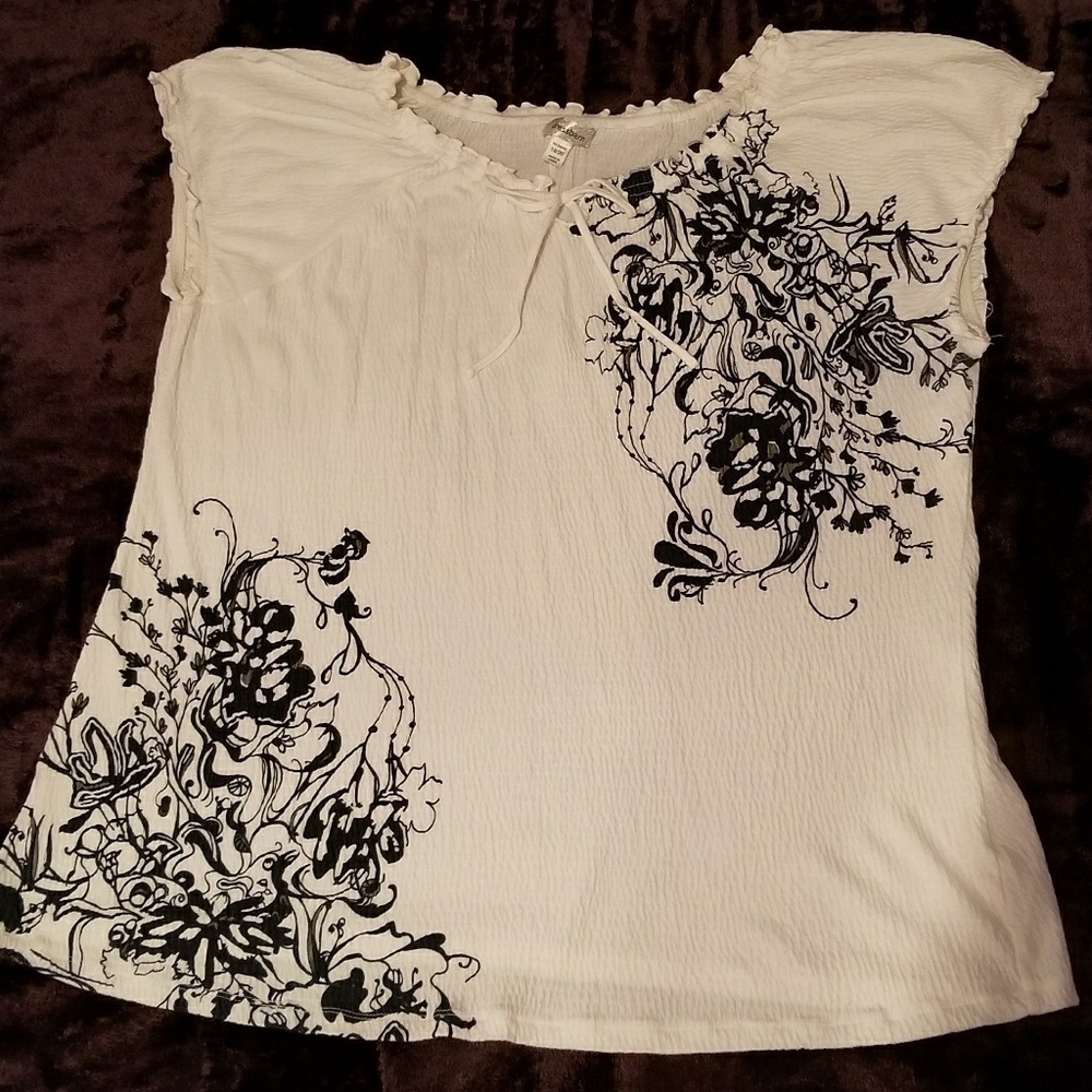 Dress Barn Woman's white blouse size 18/20